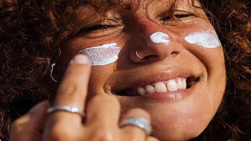 SPF چیست و چه میزان از آن در ضد آفتاب مناسب است؟